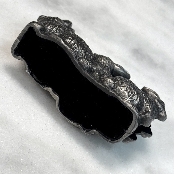 Vintage Pewter 3 Bunny Business Card Holder 3.5" x 1.4" and 1.6" tall - Picture 5 of 5